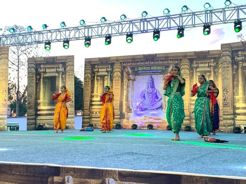 स्थानीय कलाकारों की प्रस्तुति ने मन मोह लिया- सत्येंद्र सिंह